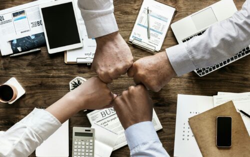 Canva - null Travail d'équipe